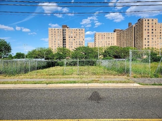 4-30 Beach 43rd St, Far Rockaway, NY 11691