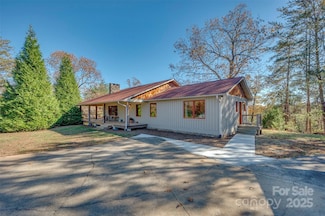 891 Meadow Crest Rd, Tryon, NC 28782