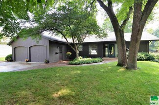 511 Georgia Ave SW, Orange City, IA 51041