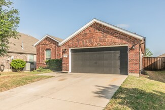 1413 Nightingale Dr, Aubrey, TX 76227