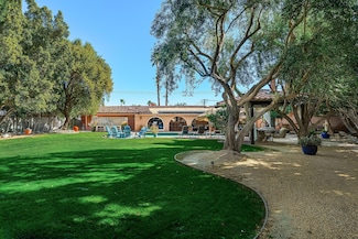 2525 N Farrell Dr, Palm Springs, CA 92262