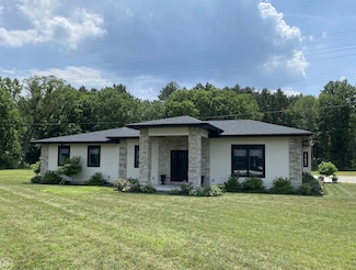 4271 Pine Grove Ave, Fort Gratiot, MI 48059