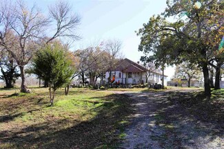 344 Peden Rd, Bellevue, TX 76228