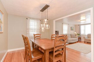 125 College Farm Rd, Waltham, MA 02451
