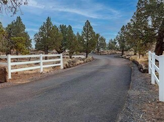1130 NW 49th St, Redmond, OR 97756