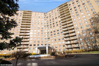 7061 N Kedzie Ave Unit 813, Chicago, IL 60645