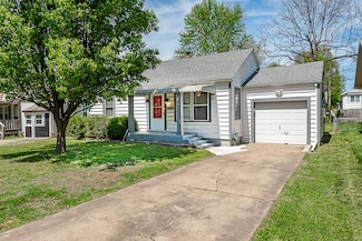 1429 E McGee St, Springfield, MO 65804