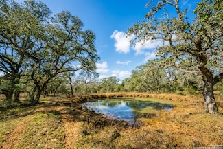 16297B Texas 111, Yoakum, TX 77995