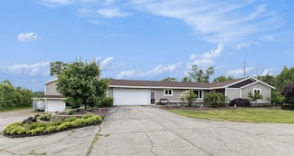 9749 48th Ave, Allendale, MI 49401