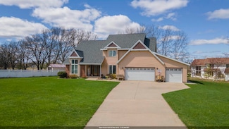 521 Maple Ridge Rd, Berlin, WI 54923