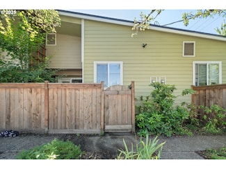 7302 N New York Ave Unit 2, Portland, OR 97203