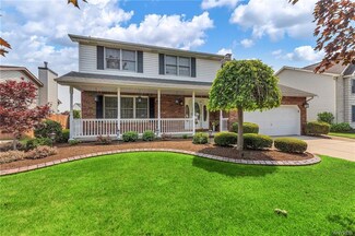 11 Fieldstone Ln, Lancaster, NY 14086