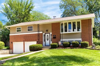 1222 E Pratt Dr, Palatine, IL 60074