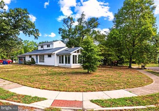 4 Lakeview Ln, Southampton, NJ 08088
