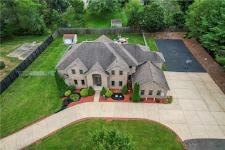 101 Rodeo Dr, Aliquippa, PA 15001