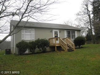 7498 W Hoover Rd, Reva, VA 22735
