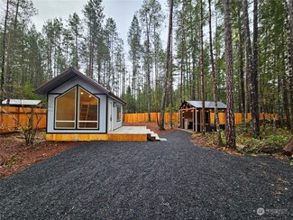 71 N Kingsway S, Hoodsport, WA 98548