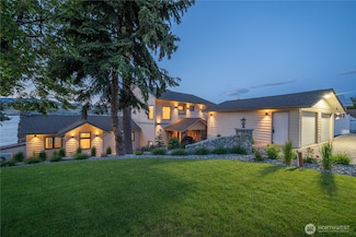972 S Lakeshore Rd, Chelan, WA 98816