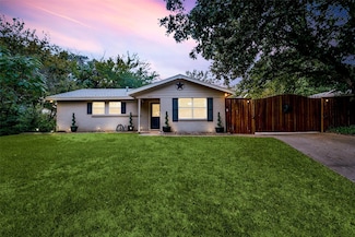810 Clebud Dr, Euless, TX 76040