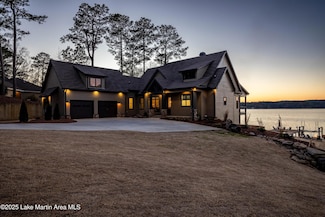 2082 River Oaks Dr, Jacksons Gap, AL 36861