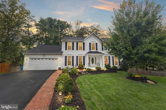 8106 Oak Hollow Ct, Fairfax Station, VA 22039