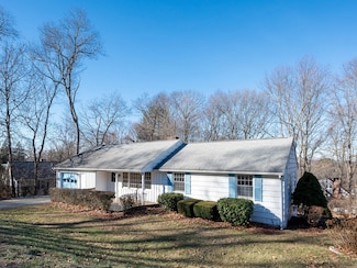 11 Crestview Dr, Westborough, MA 01581