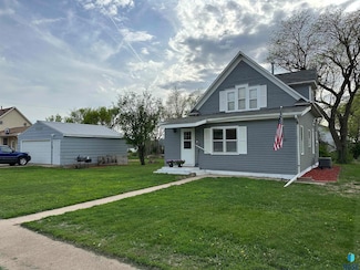 531 N Adams St, Salem, SD 57058