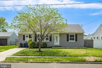 22 Farnsworth Ave, Maple Shade, NJ 08052