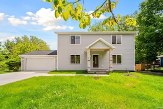 2416 S Woodland Trail, Warsaw, IN 46580