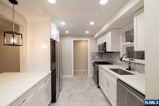 45 Roosevelt St, Cresskill, NJ 07626