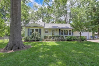 5815 W 70th St, Overland Park, KS 66204
