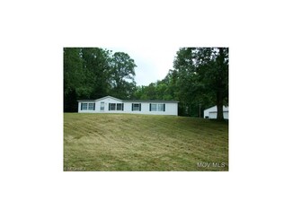 114 Berry Ln, Marietta, OH 45750