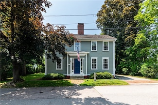 34 Pleasant St, North Kingstown, RI 02852