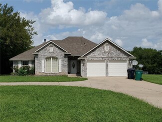 1813 NE 67th St, Oklahoma City, OK 73111