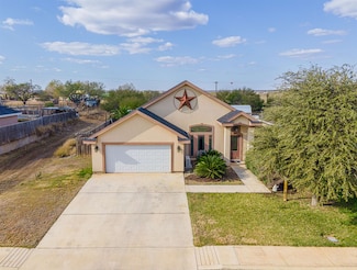 165 Hilltop View Dr, Carrizo Springs, TX 78834