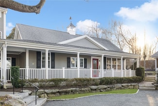 29 Fairview Ave Unit B, West Warwick, RI 02893