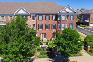 105 Spring Ave, Naperville, IL 60540