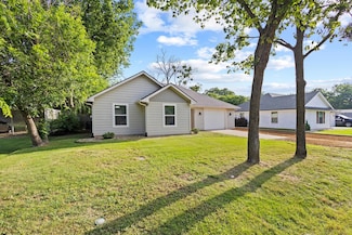 805 E Main St, Tioga, TX 76271