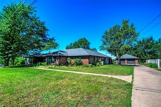 524 N 9th Ave, Stroud, OK 74079