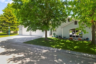 238 Red Fox Rd, Lolo, MT 59847