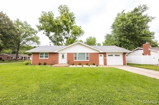 417 W Poplar St, Mascoutah, IL 62258