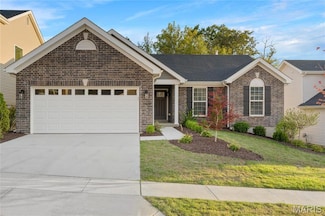 7405 Shadow Point Dr, St. Louis, MO 63129