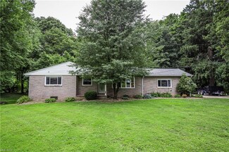 1044 Kertesz Dr, Clinton, OH 44216