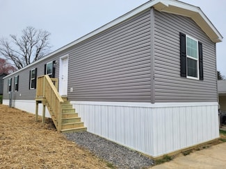12 Teri Ln, Amwell, PA 15301