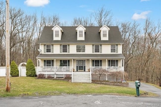 24 James Ct, Port Jervis, NY 12771