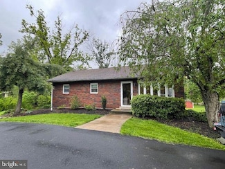 2542 Apple St, Hellertown, PA 18055