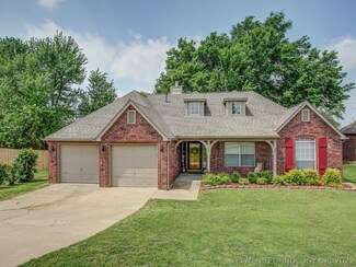 3706 S Christine Ln, Sand Springs, OK 74063