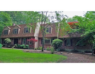 124 Bogastow Brook Rd, Sherborn, MA 01770