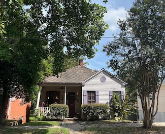 2413 Cherry St, Vicksburg, MS 39180