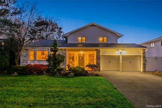 1734 Roberta Ln, Merrick, NY 11566